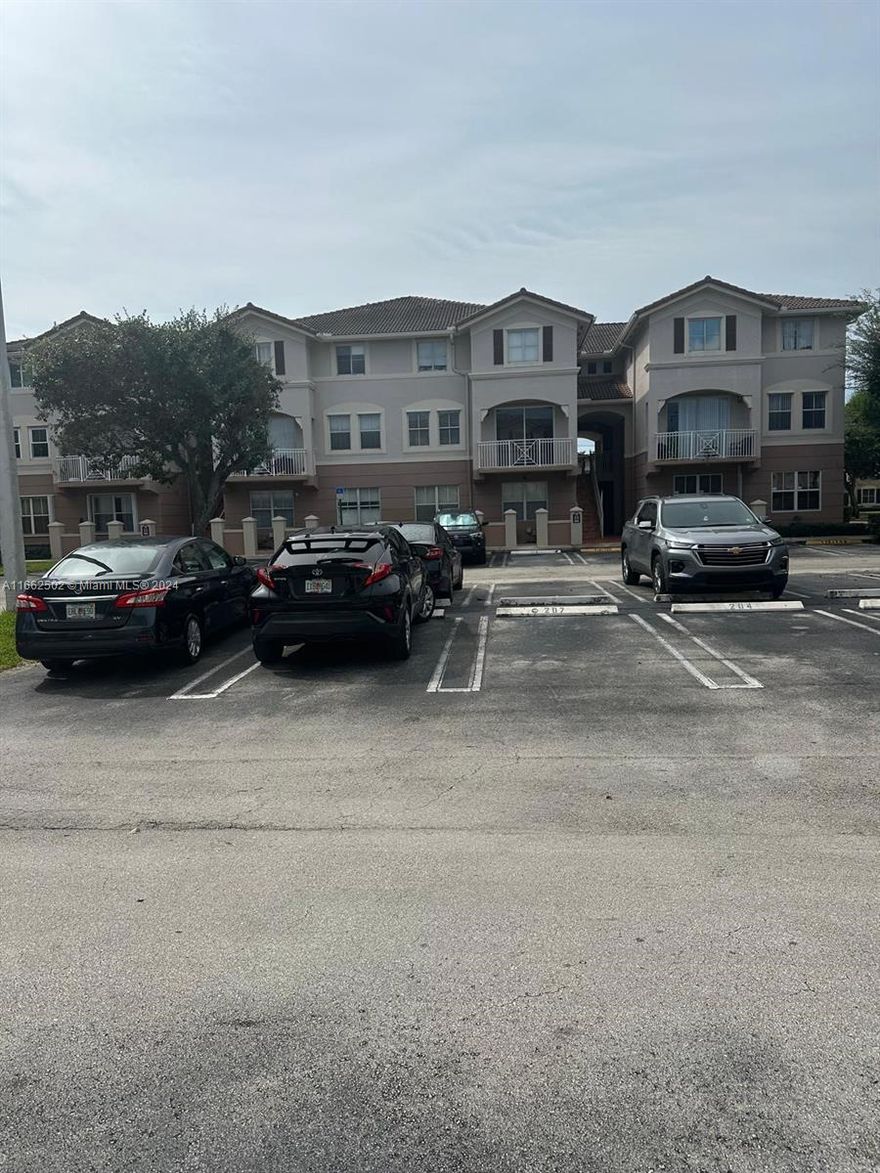 This spacious 3-bedroom, 2.5-bathroom condo is designed for comfort and convenience. It features plenty of closet space for storage, an in-unit washer and dryer, and a private balcony for outdoor relaxation. The complex offers great amenities, including a pool and ample visitor parking. Located near major expressways and just minutes from FIU, this condo provides easy access to shopping, dining, and more, making it perfect for a convenient and relaxed lifestyle!
