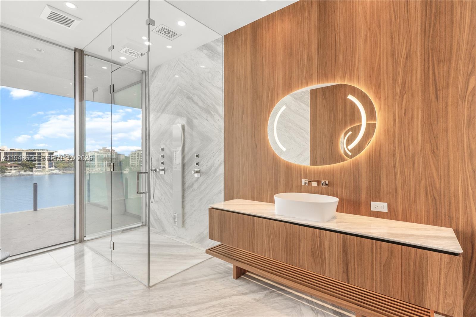 Vita Grove Isle - Residential