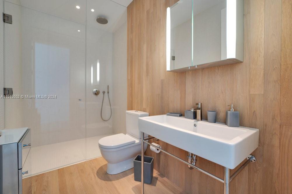 2901 COLLINS CONDO - Residential