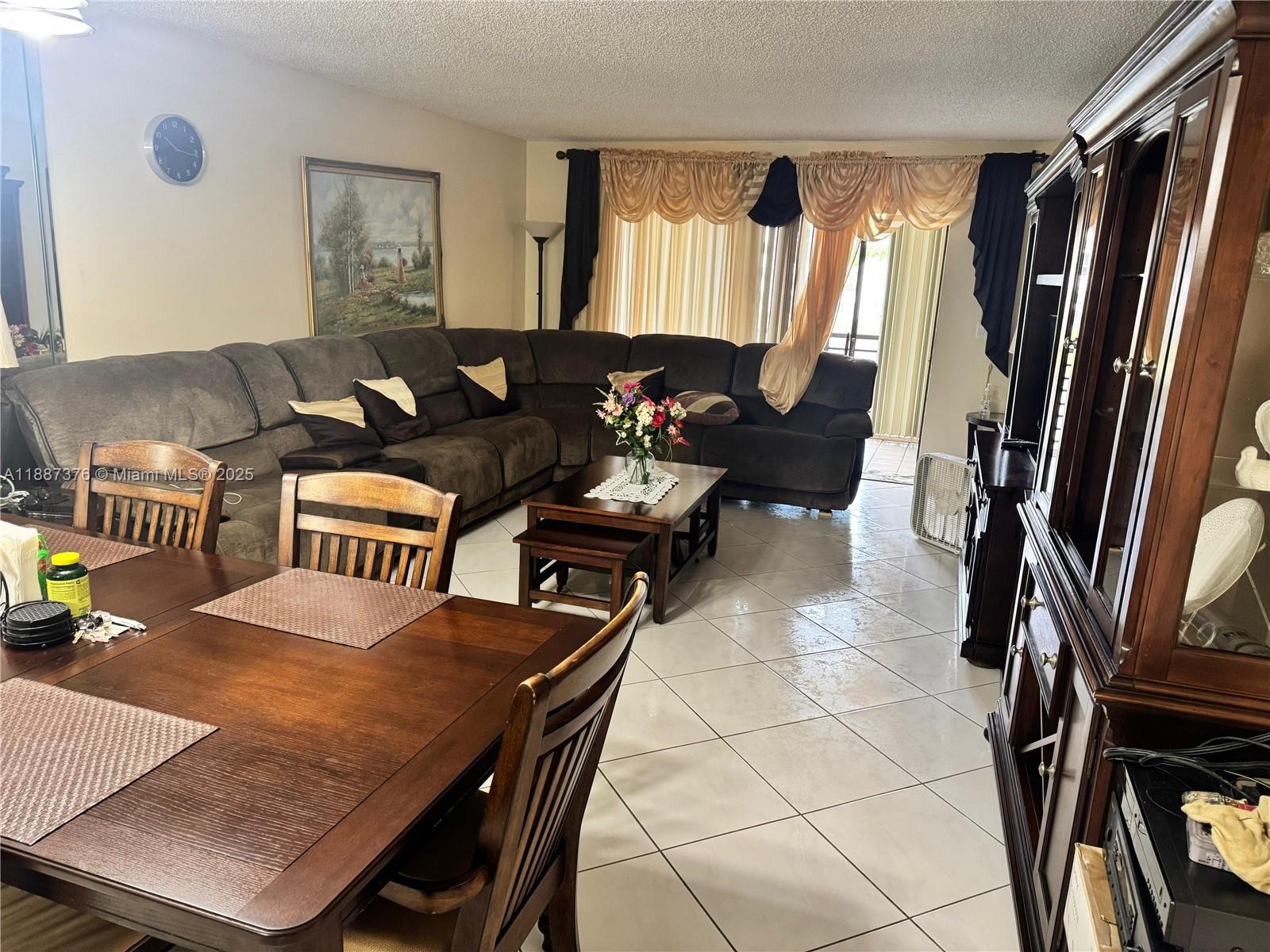 LAKES OF CARRIAGE HILLS - Residential