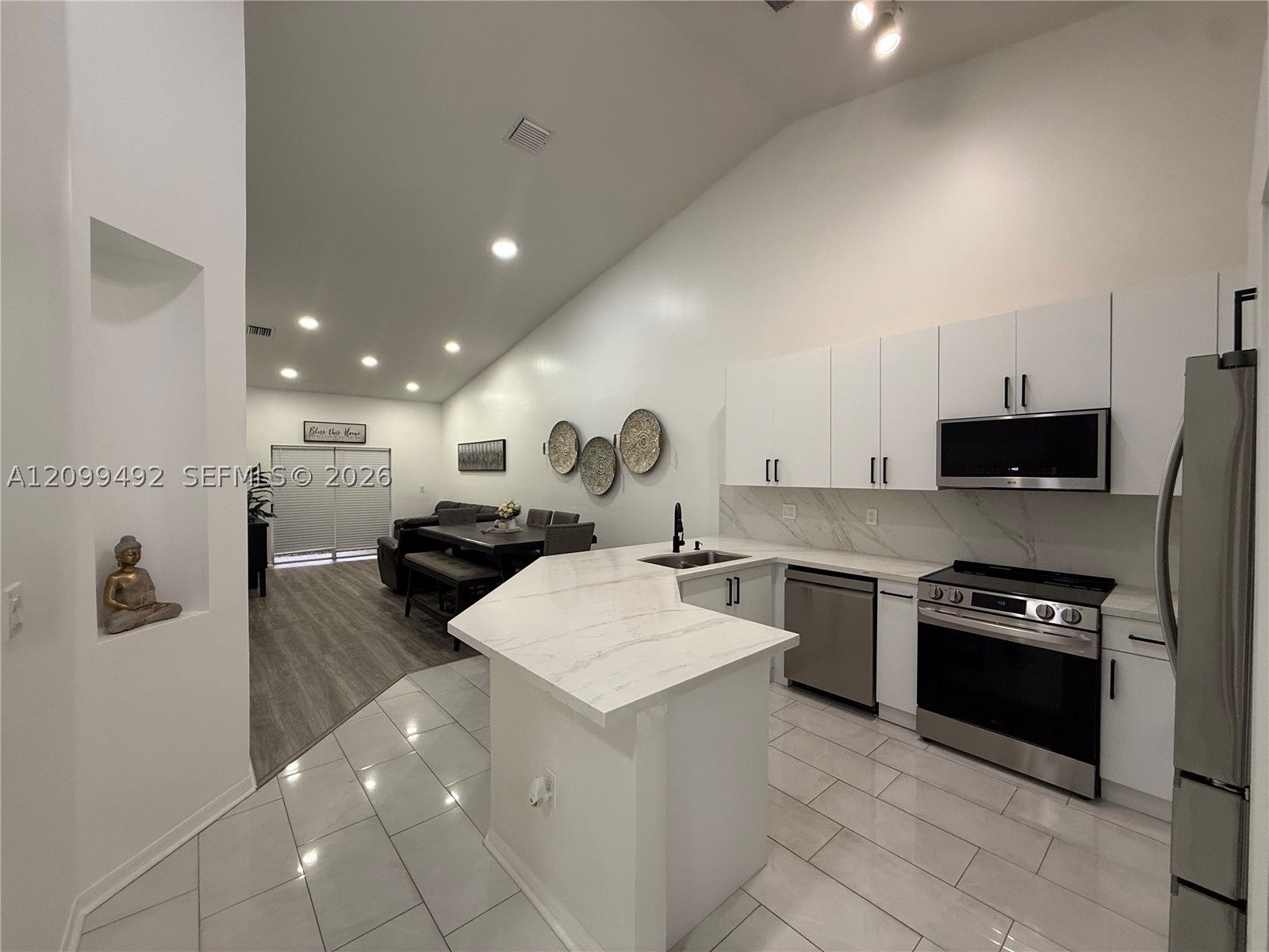 1238 NE 32nd Ter