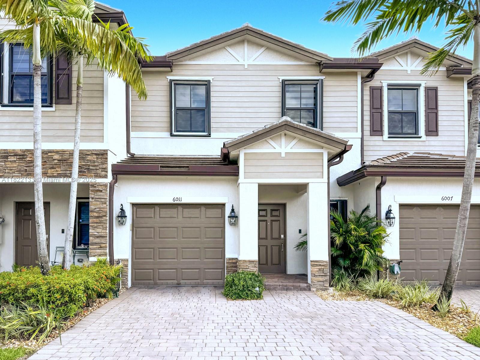 6011 W Paso Fino Pl