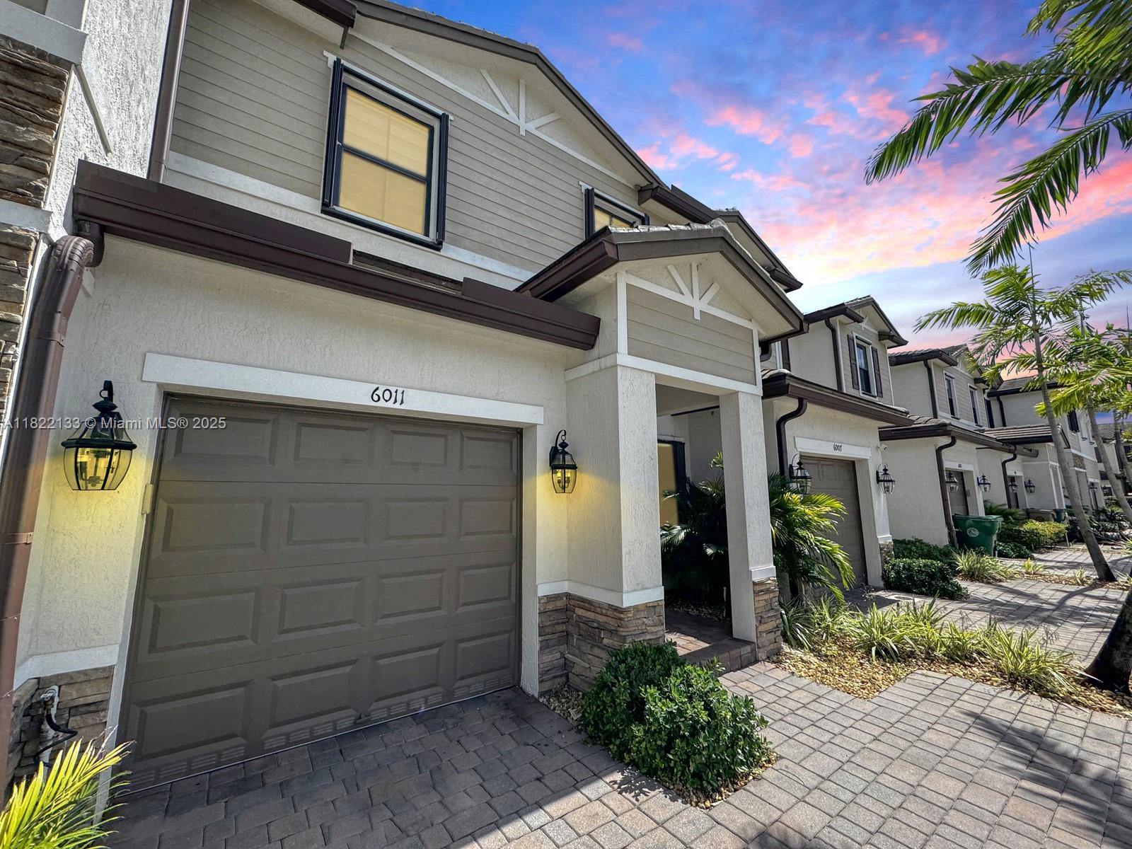 6011 W Paso Fino Pl