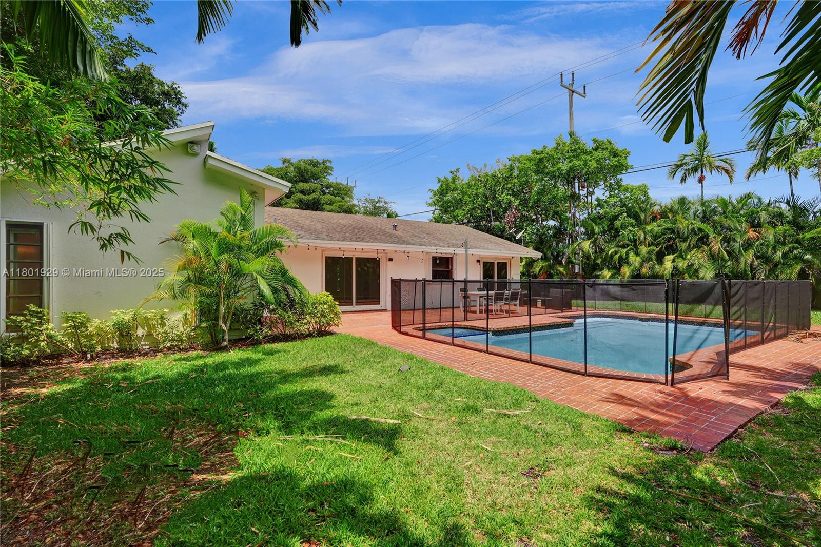 20260 Ne 25th Ave, Miami, Broward County, Florida - 4 Bedrooms  
2 Bathrooms - 