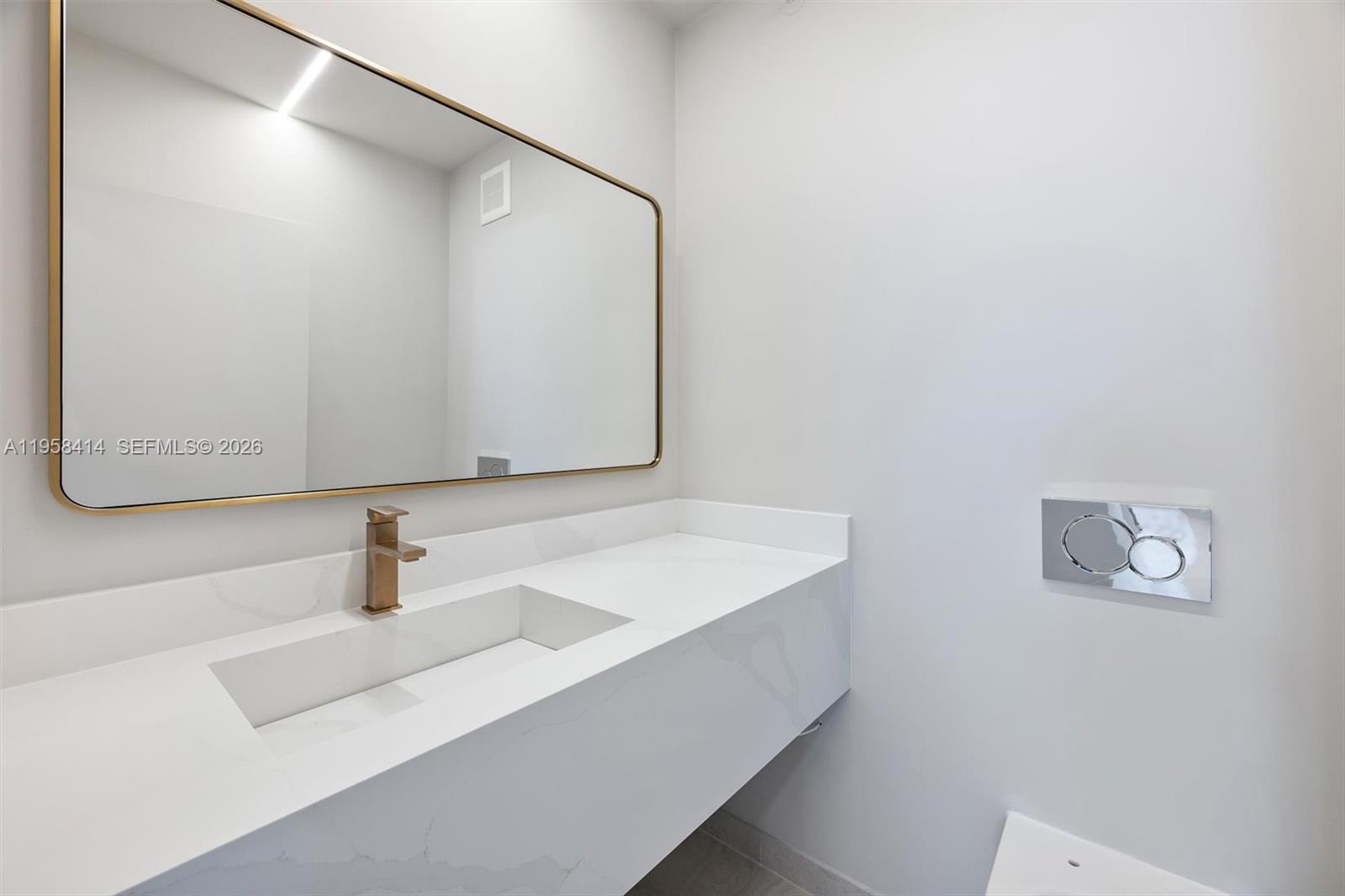 THE PALACE CONDO - Residential Lease