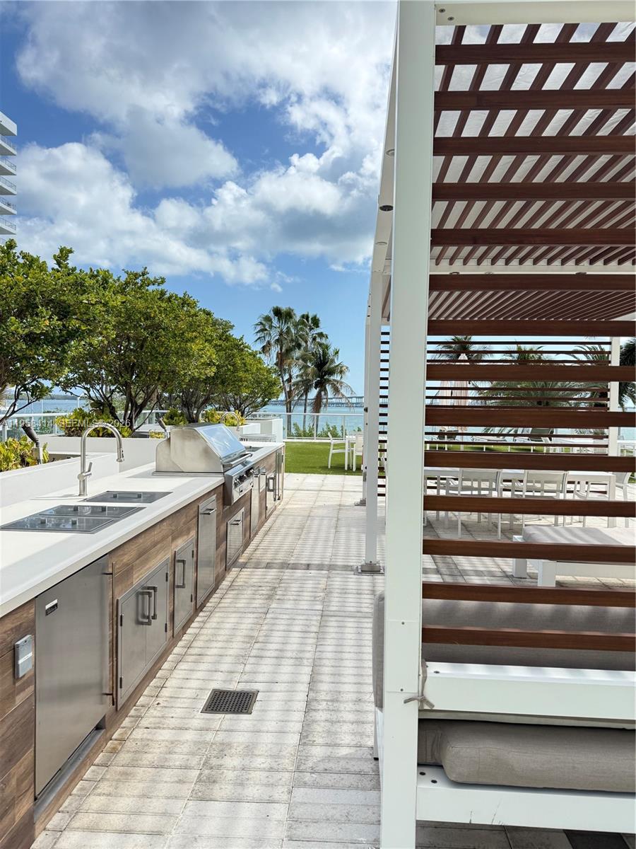 THE PALACE CONDO - Residential Lease