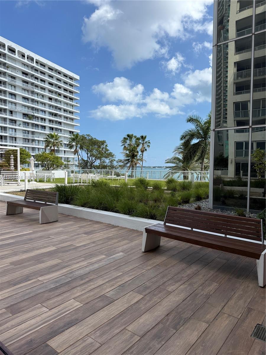 THE PALACE CONDO - Residential Lease