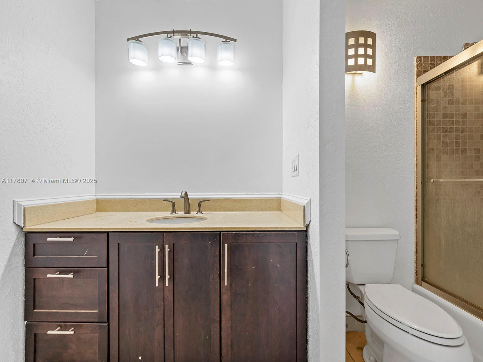 SARTORI LAKE - Residential Lease