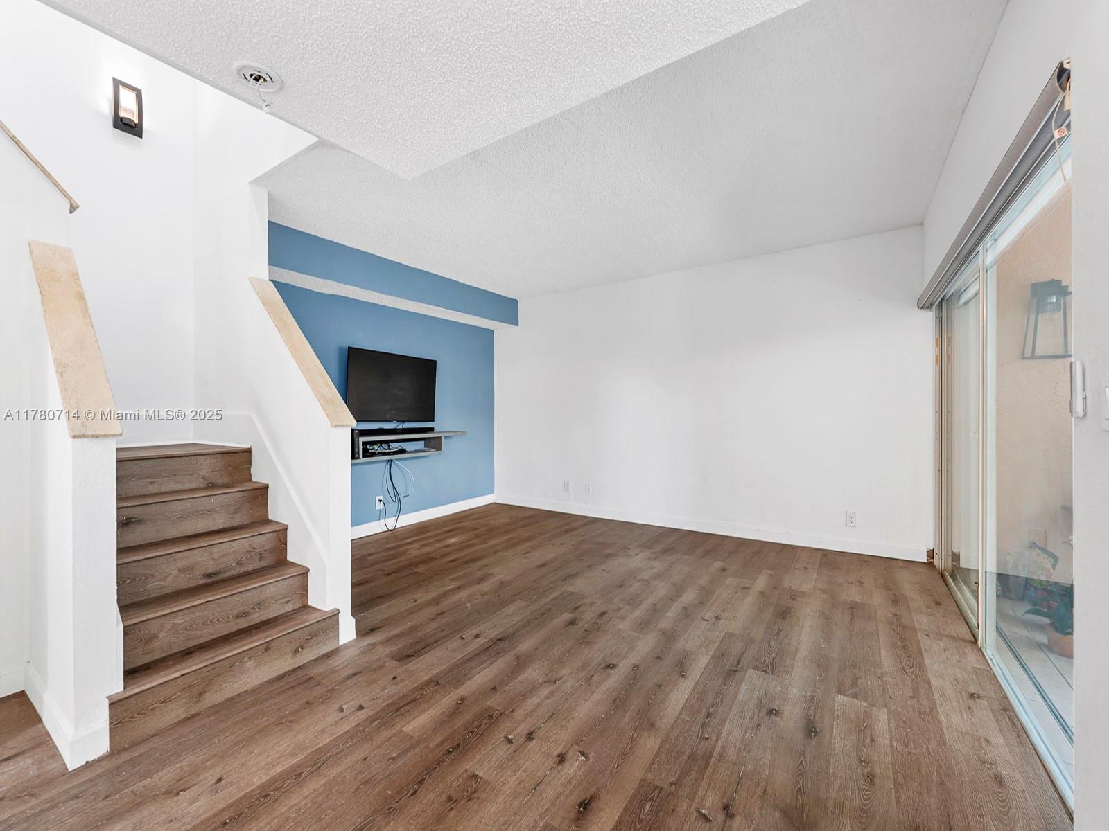 SARTORI LAKE - Residential Lease