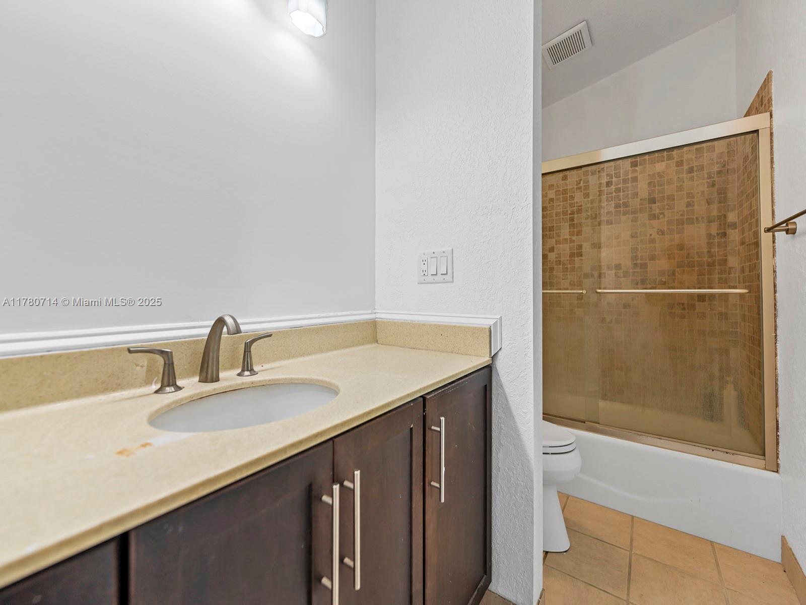 SARTORI LAKE - Residential Lease