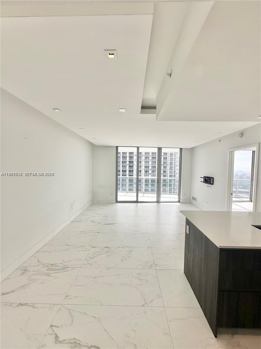 ARIA ON THE BAY CONDO - Residential