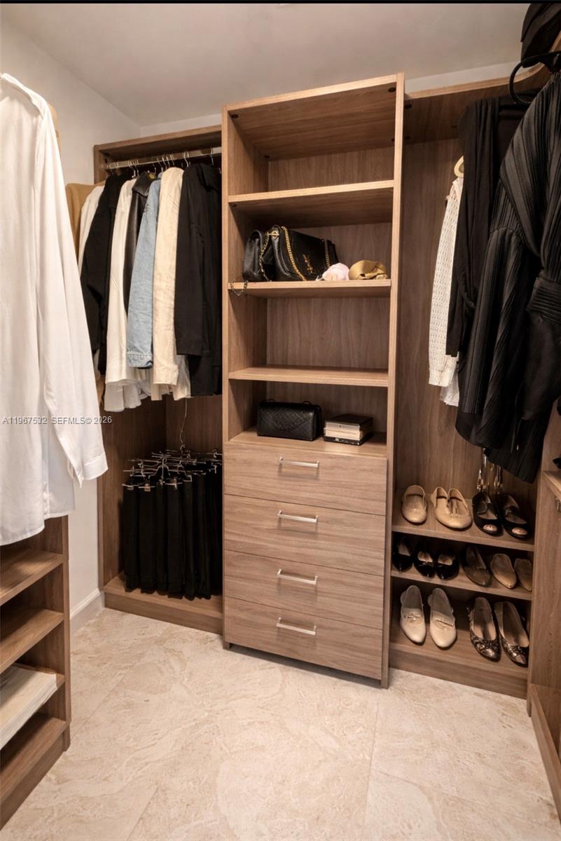 ARIA ON THE BAY CONDO - Residential