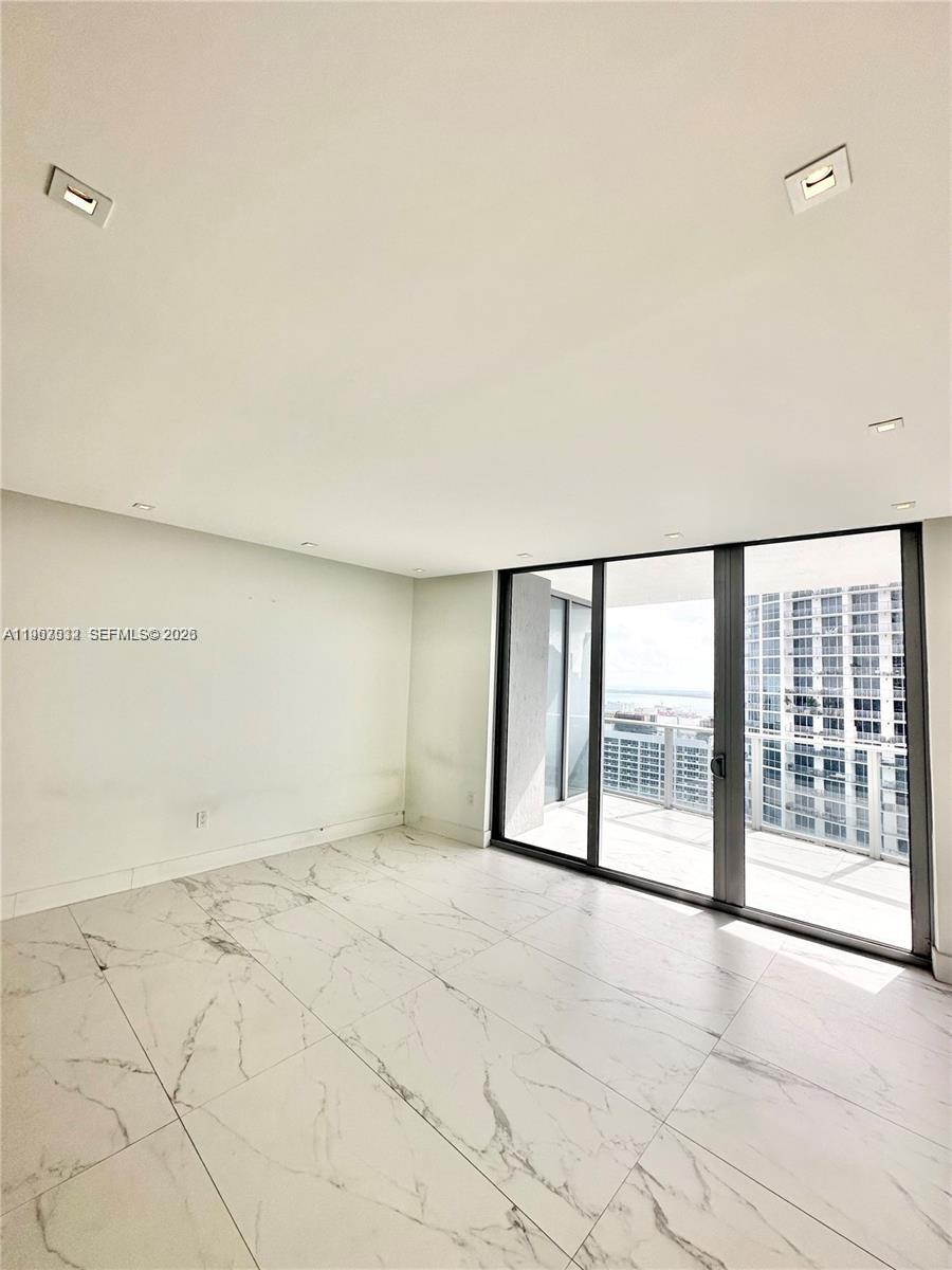 ARIA ON THE BAY CONDO - Residential