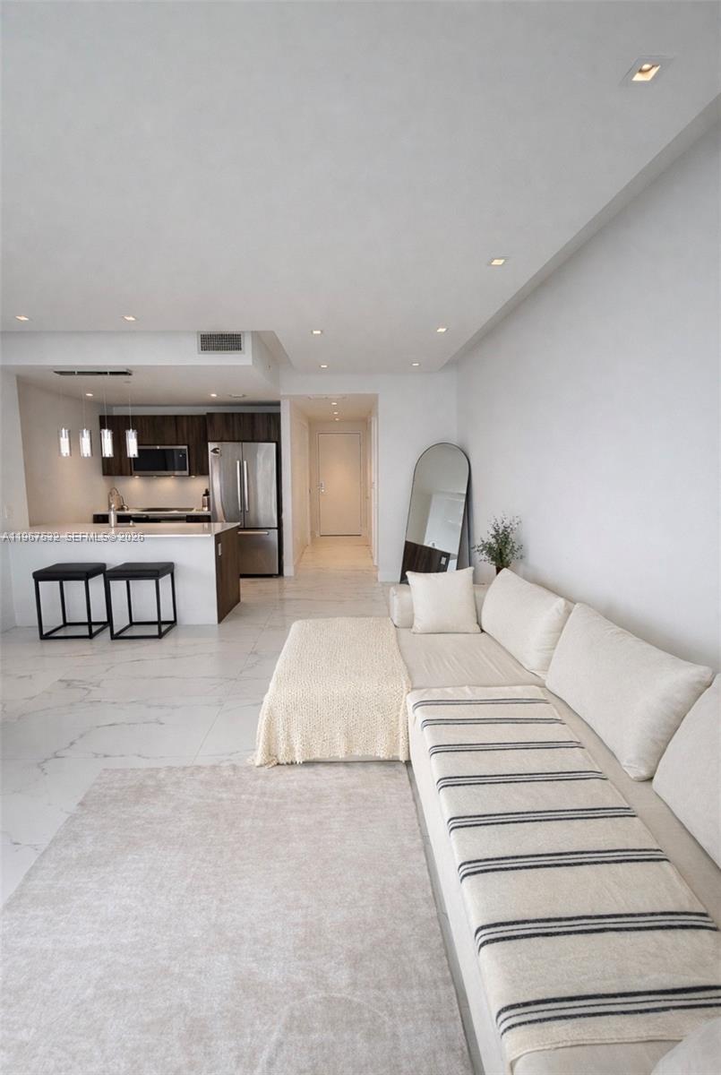 ARIA ON THE BAY CONDO - Residential