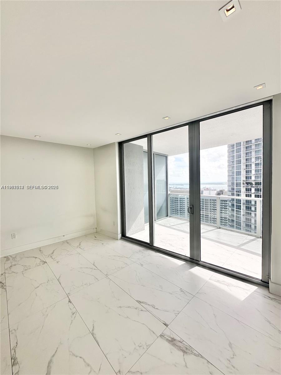 ARIA ON THE BAY CONDO - Residential