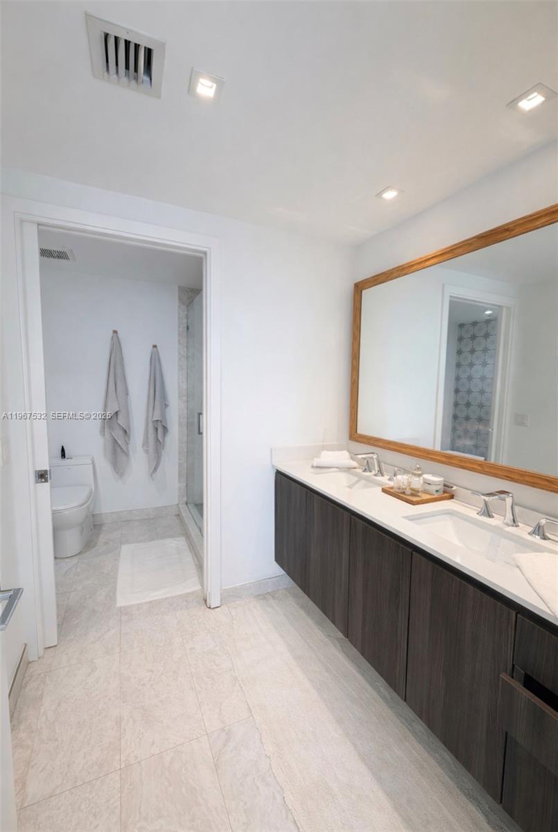 ARIA ON THE BAY CONDO - Residential