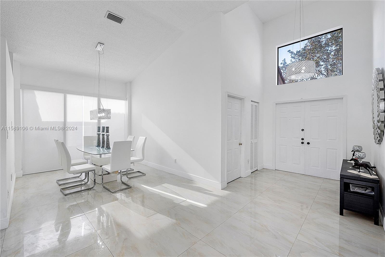 PEMBROKE LAKES SOUTH - Residential