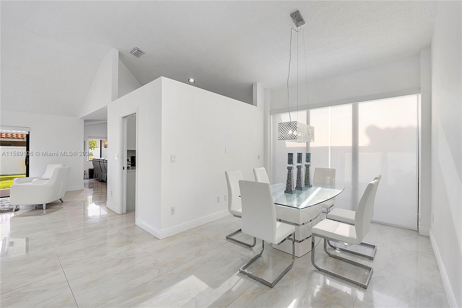 PEMBROKE LAKES SOUTH - Residential