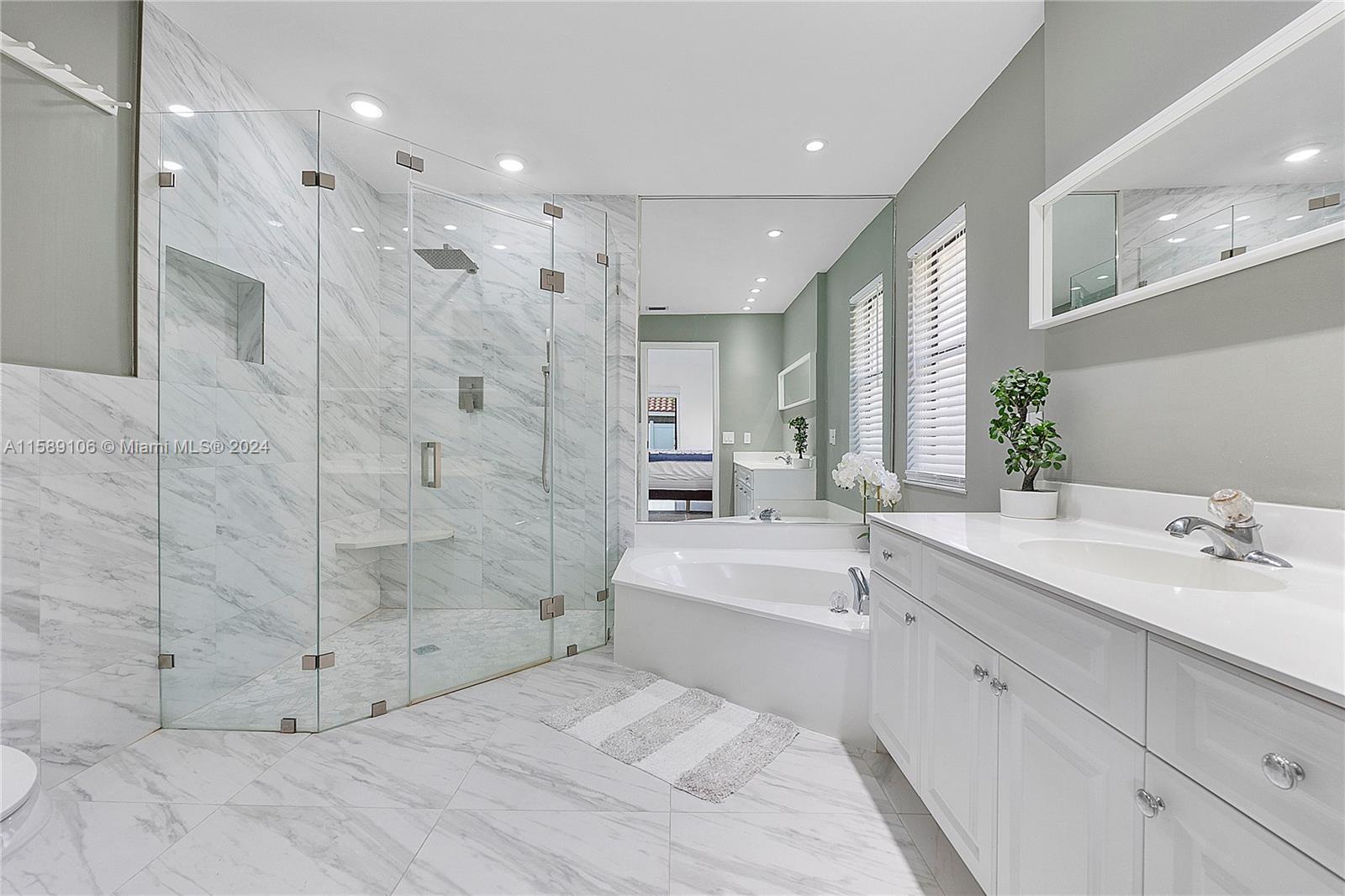 PEMBROKE LAKES SOUTH - Residential