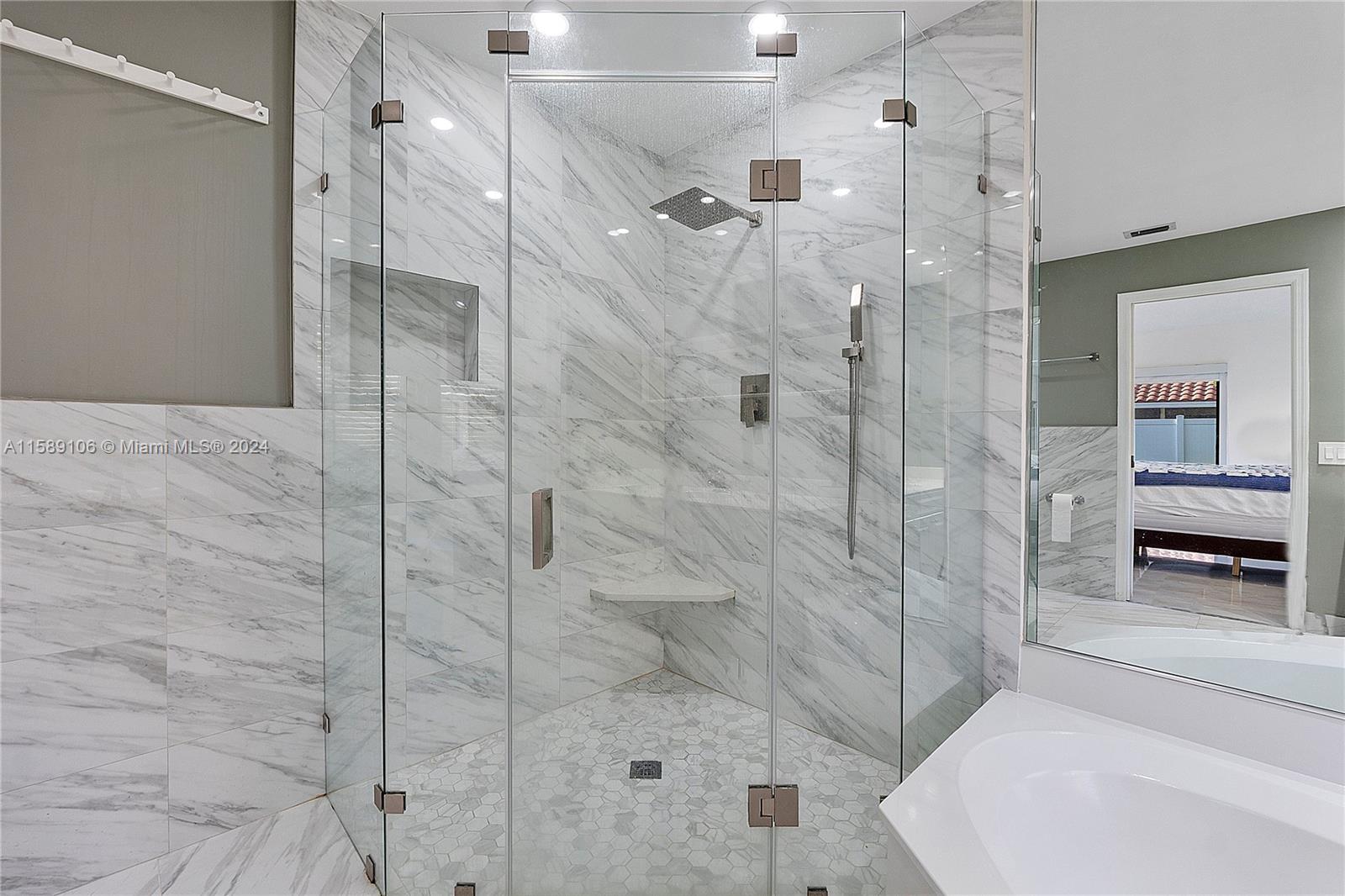 PEMBROKE LAKES SOUTH - Residential