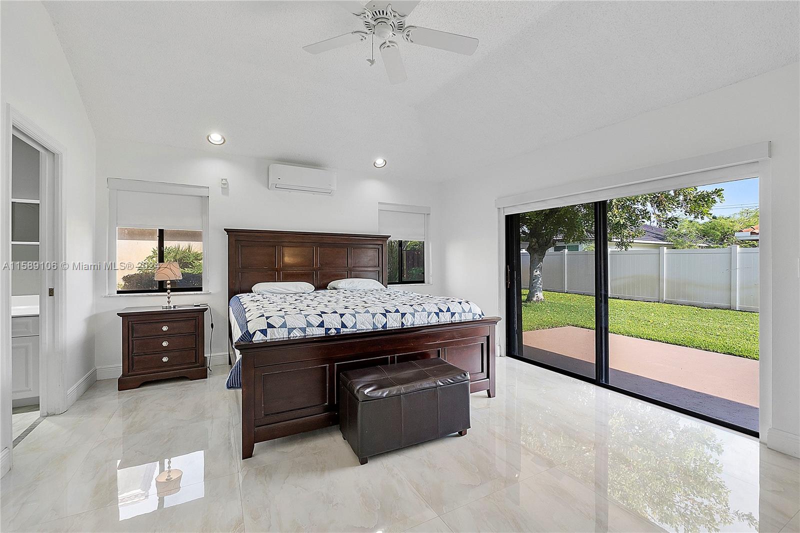 PEMBROKE LAKES SOUTH - Residential