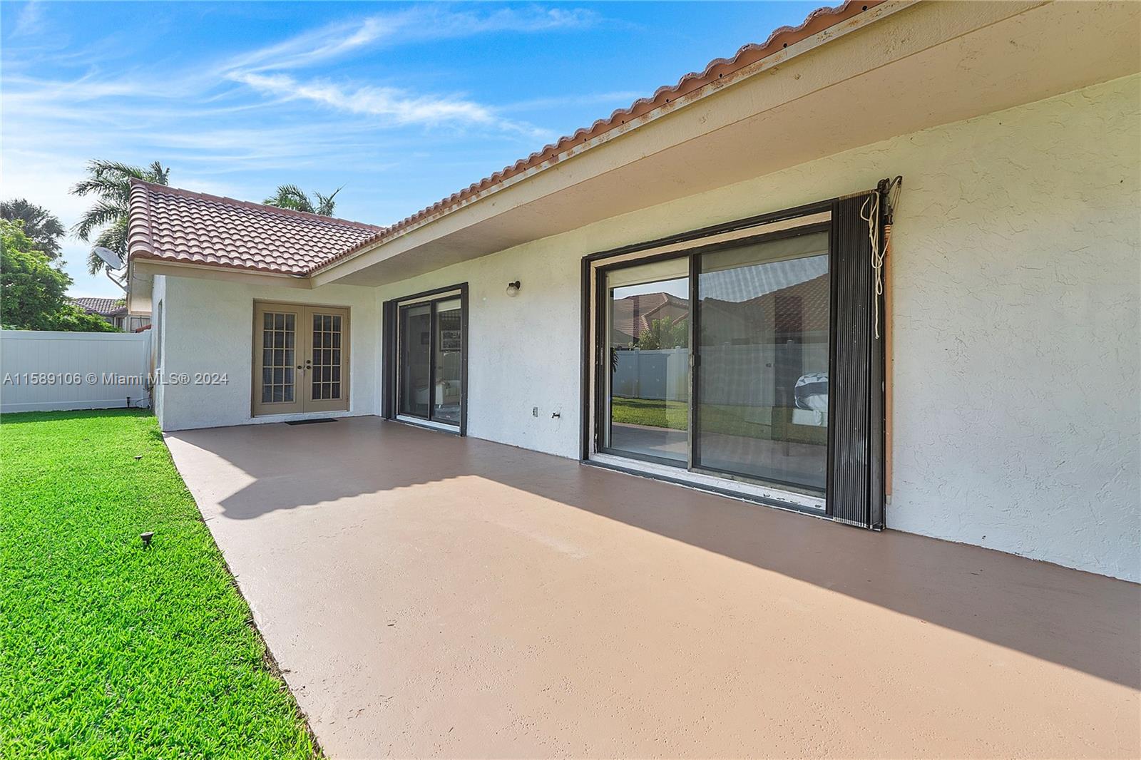 PEMBROKE LAKES SOUTH - Residential