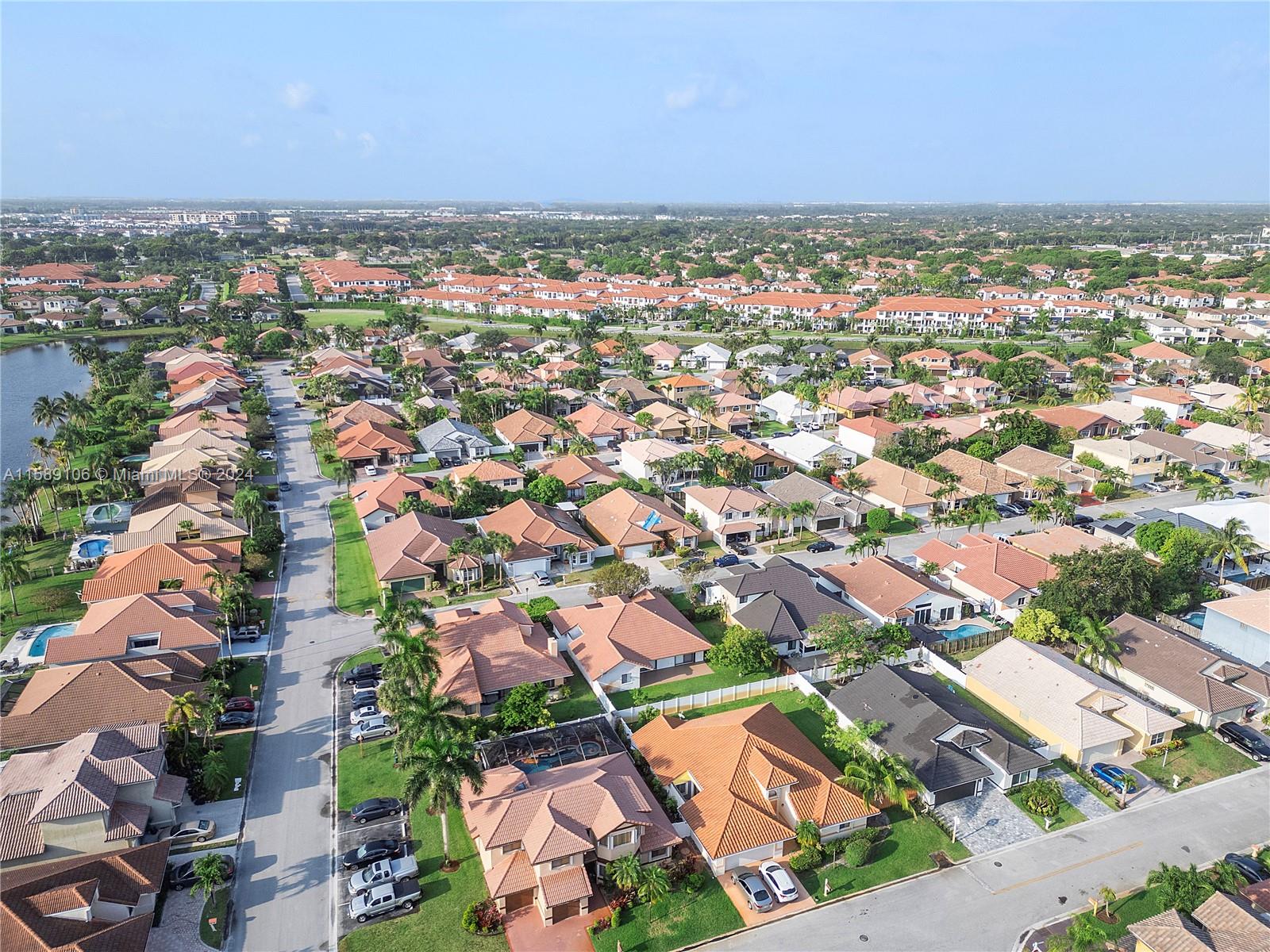 PEMBROKE LAKES SOUTH - Residential