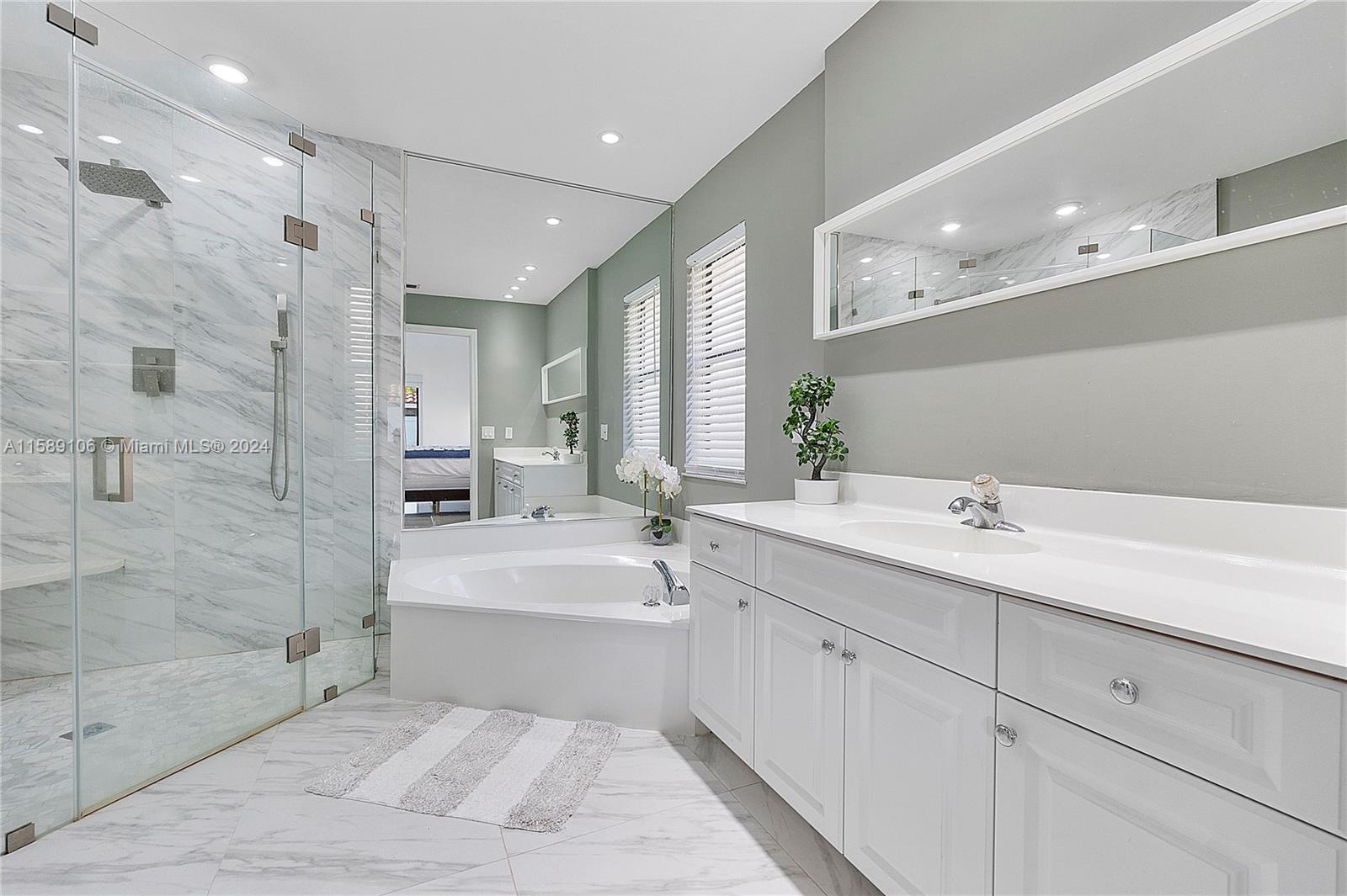PEMBROKE LAKES SOUTH - Residential