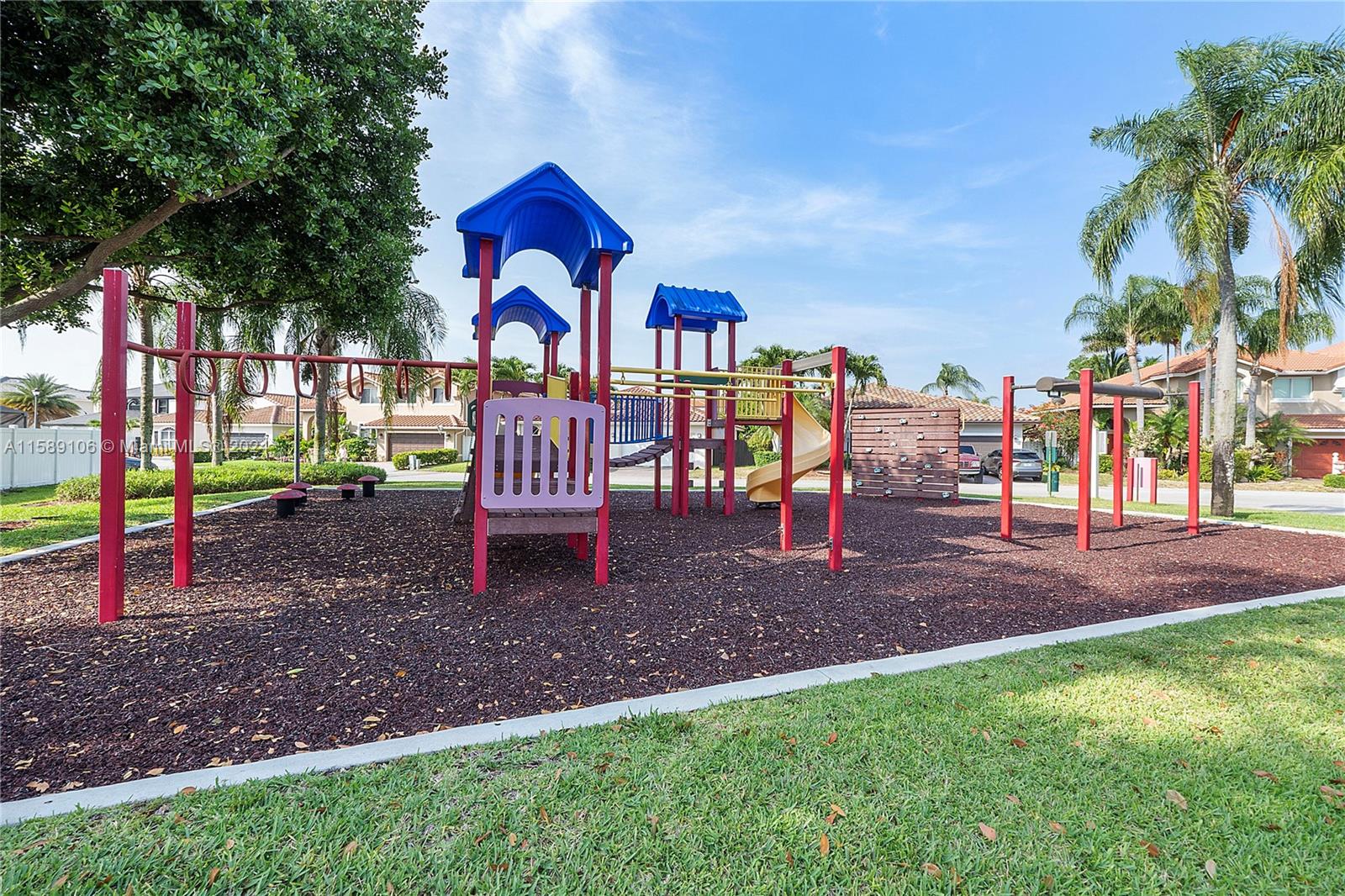 PEMBROKE LAKES SOUTH - Residential