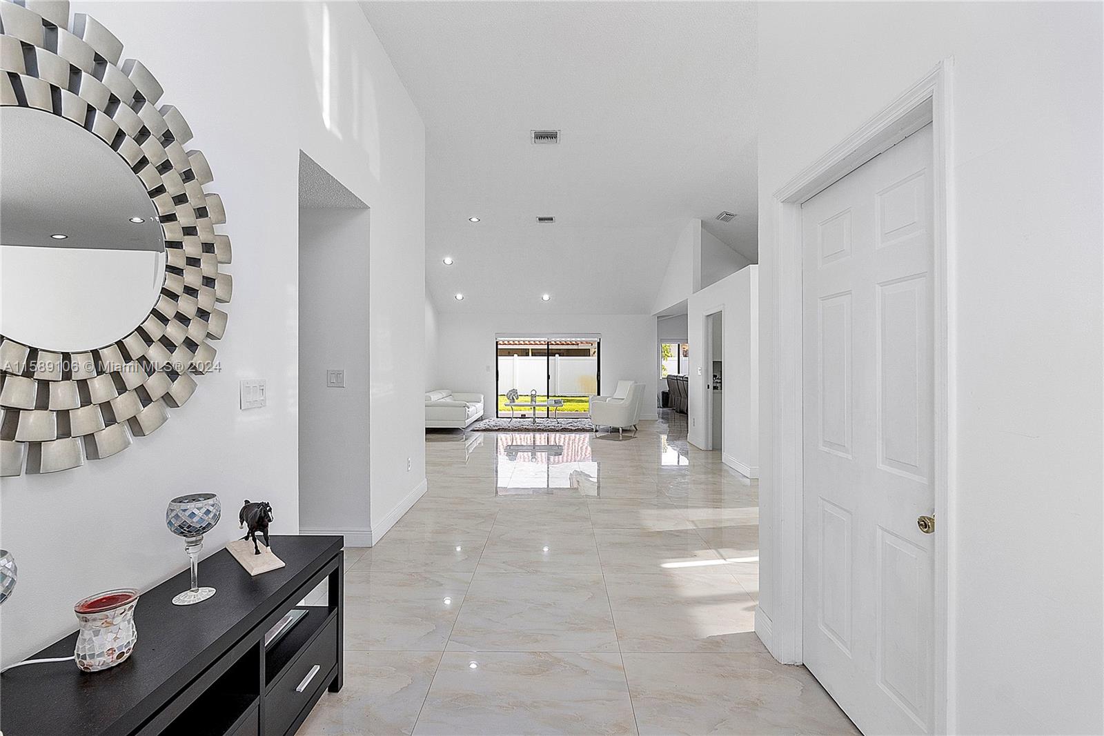 PEMBROKE LAKES SOUTH - Residential