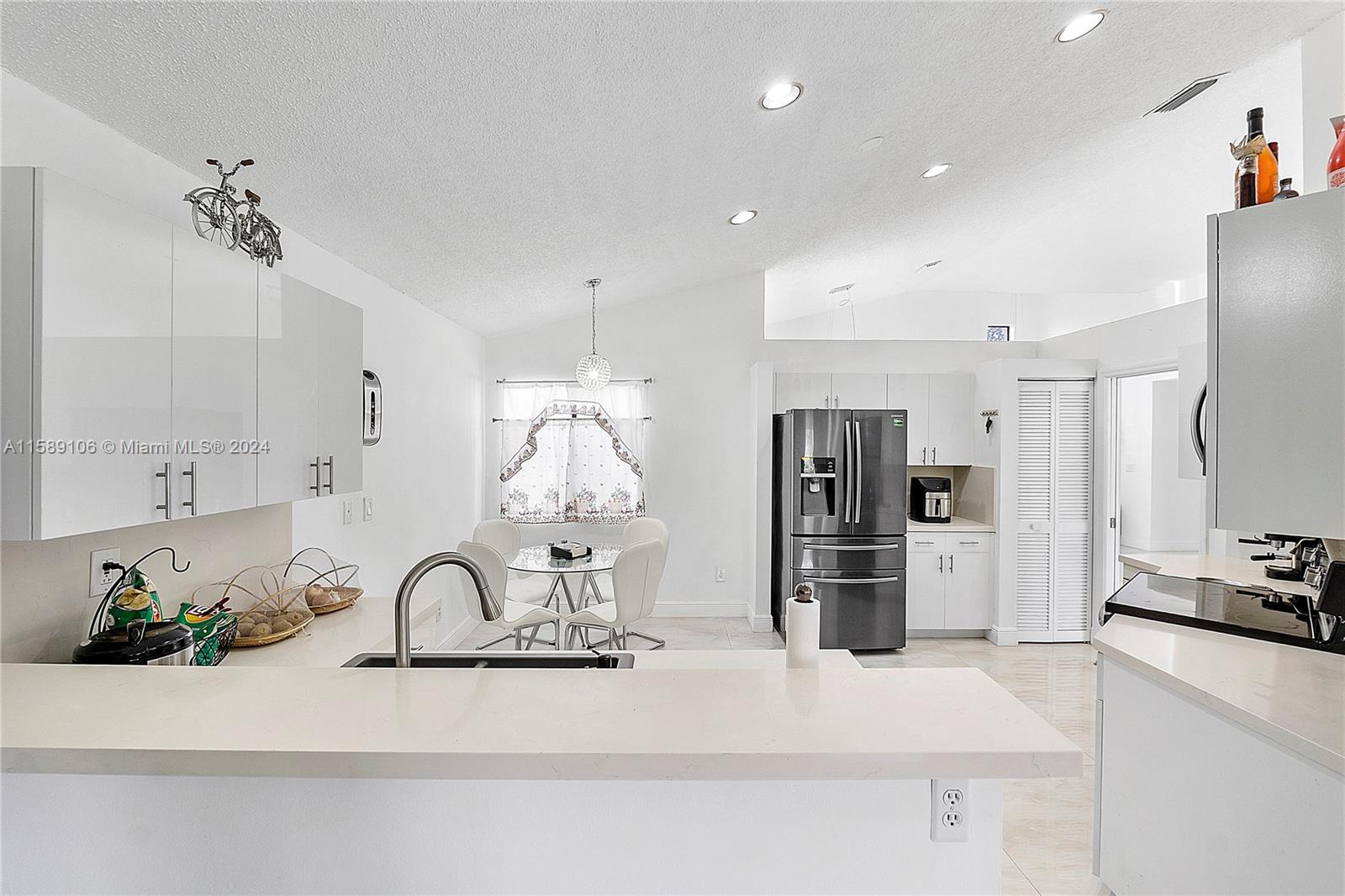 PEMBROKE LAKES SOUTH - Residential