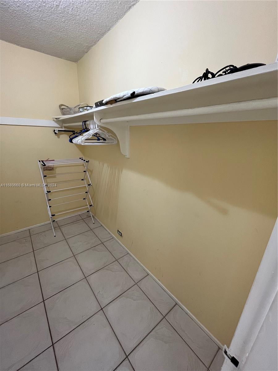 ALEXANDER TOWERS CONDO - Residential Lease