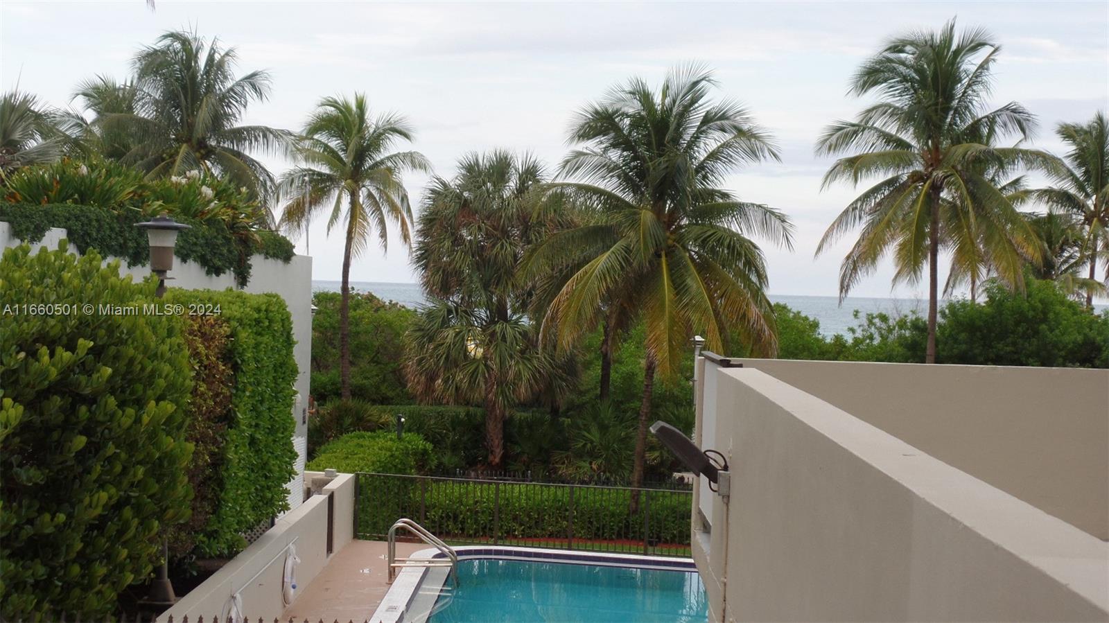 1623 Collins Ave 215