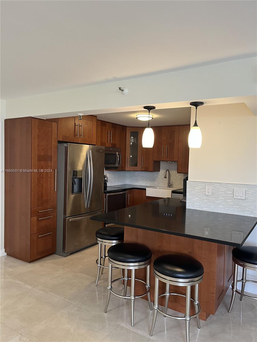 1623 Collins Ave 215