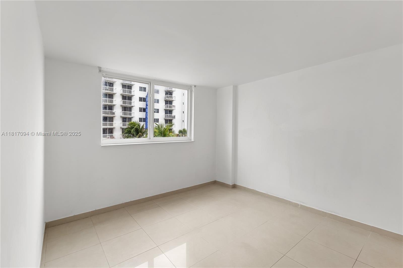 345 Ocean Dr 321