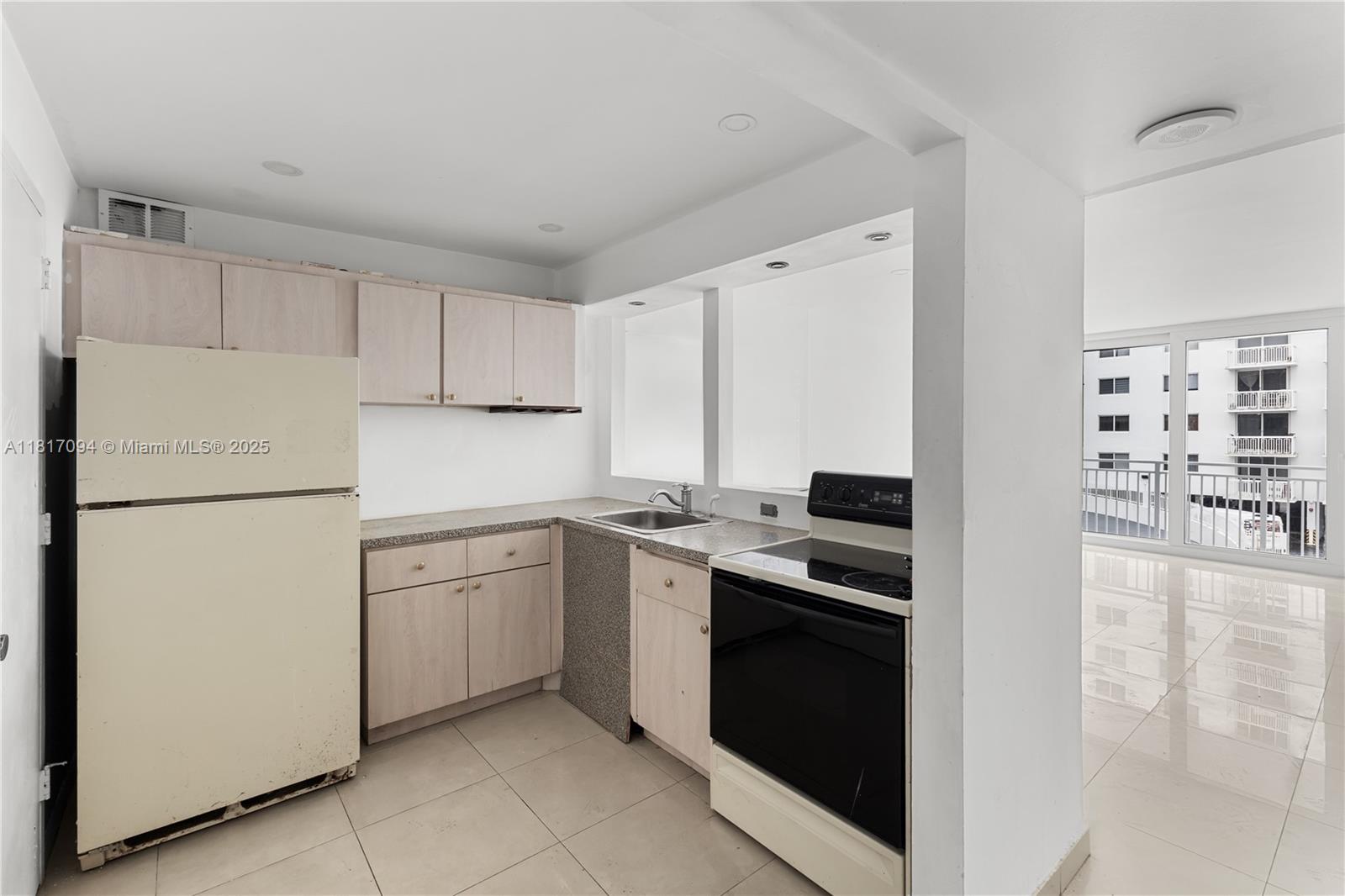 345 Ocean Dr 321