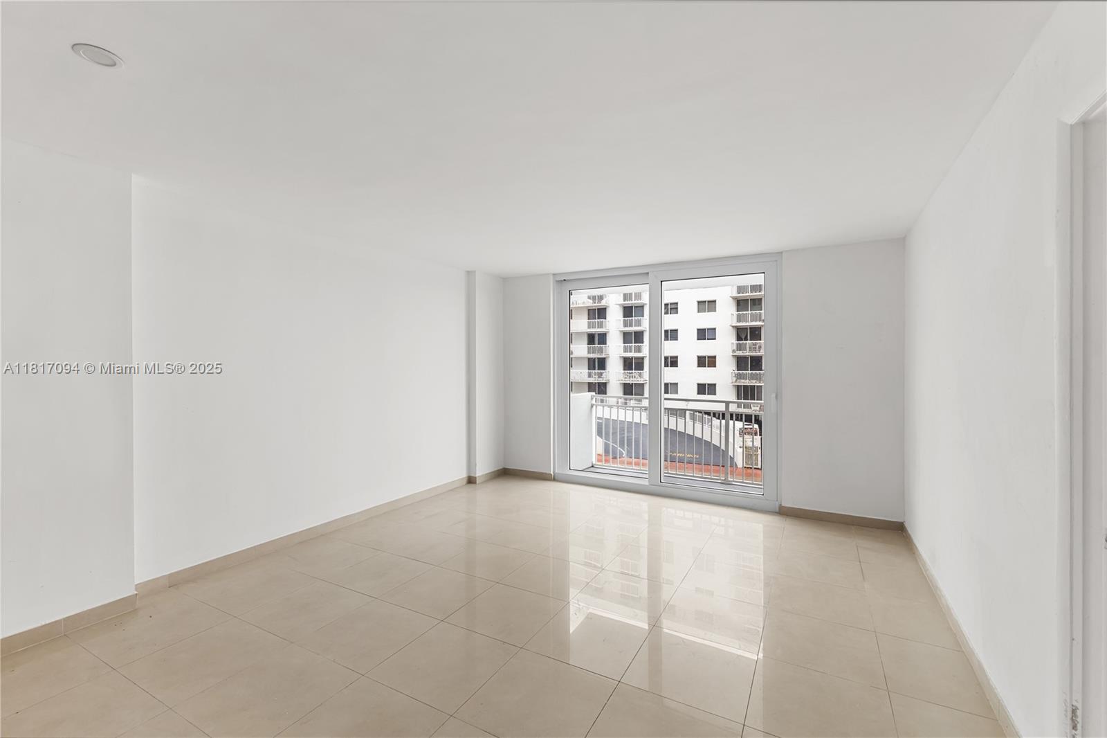 345 Ocean Dr 321
