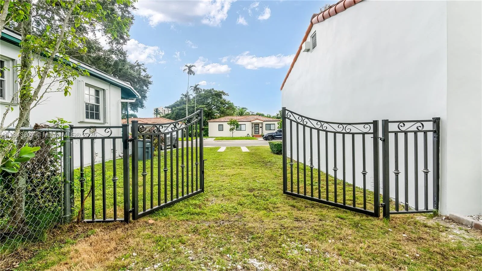 Coral Gables, Florida 33134, United States, 3 Bedrooms Bedrooms, ,1 BathroomBathrooms,Residential,Active,174020