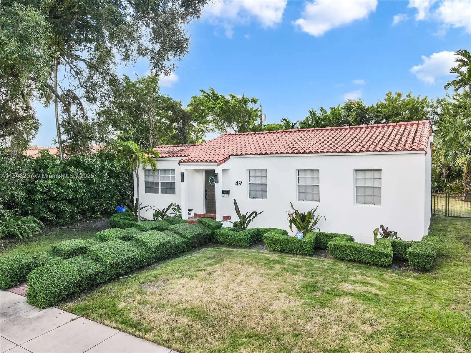 Coral Gables, Florida 33134, United States, 3 Bedrooms Bedrooms, ,1 BathroomBathrooms,Residential,Active,174020