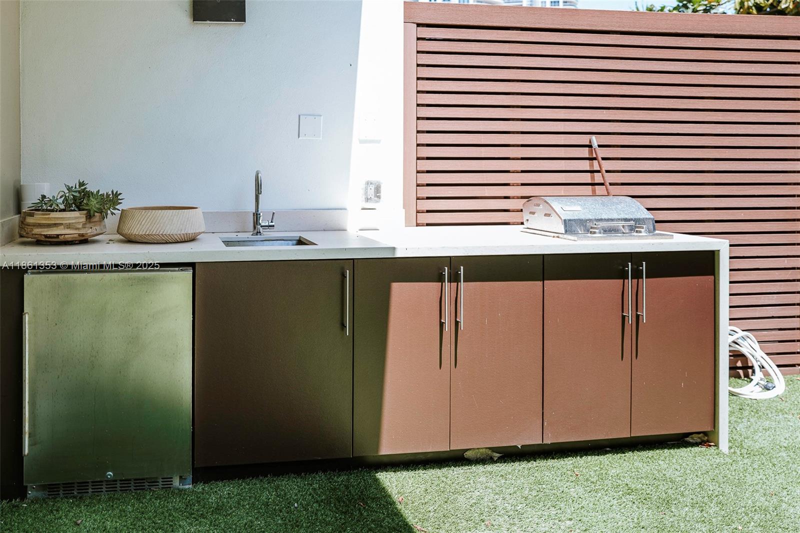 30 THIRTY NORTH OCEAN CON - Residential Lease