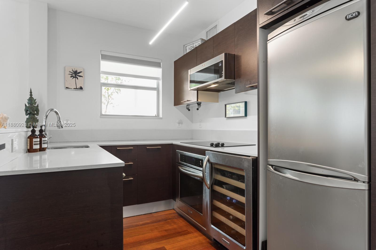 ETRURIA CONDO - Residential Lease