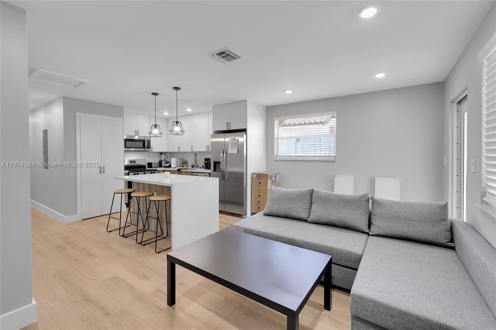 BIRD ROAD HIGHLANDS - Residential Income