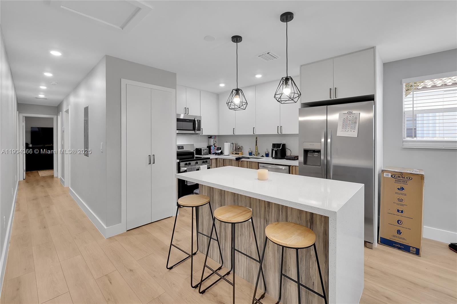 BIRD ROAD HIGHLANDS - Residential Income