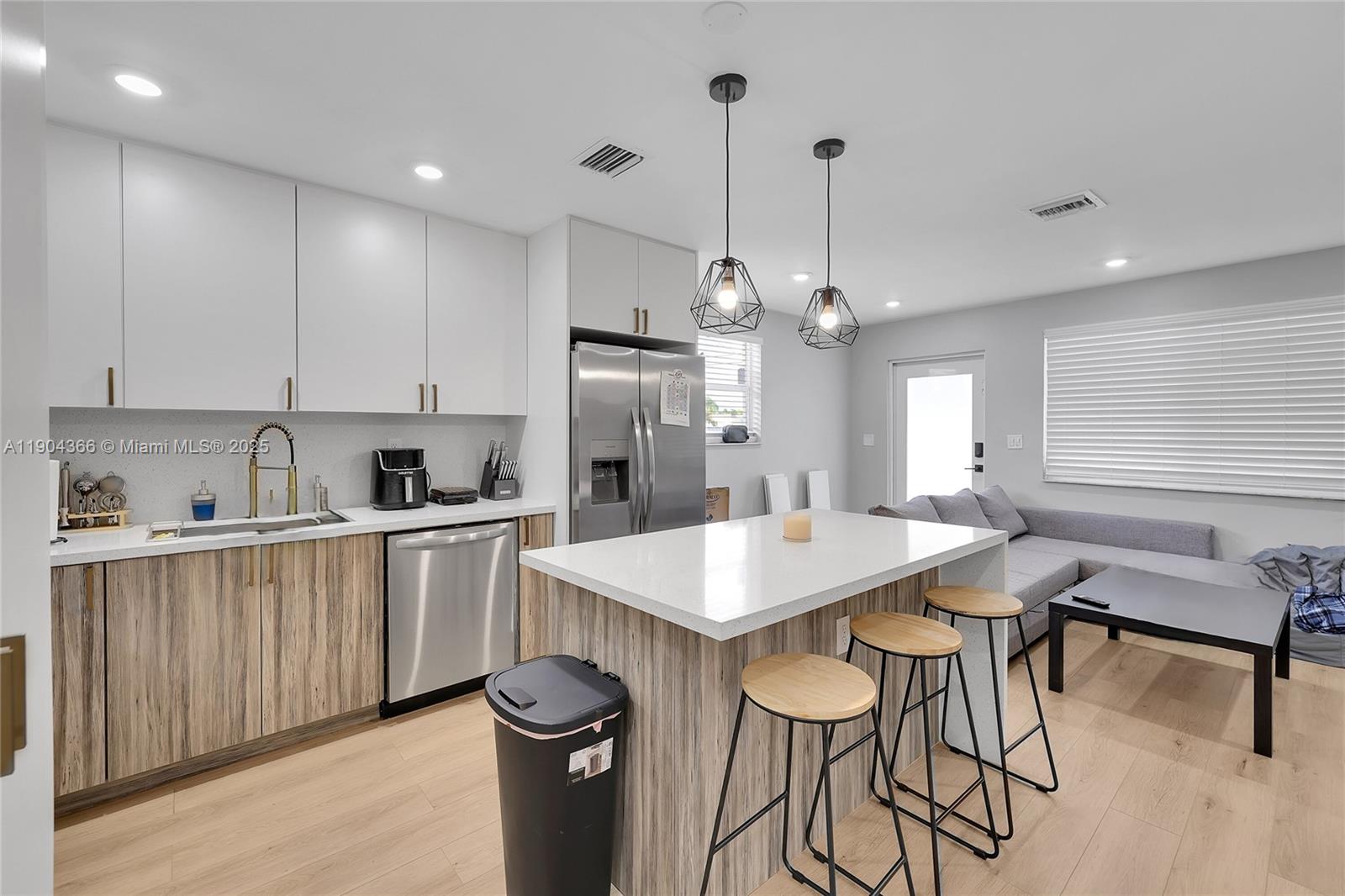 BIRD ROAD HIGHLANDS - Residential Income