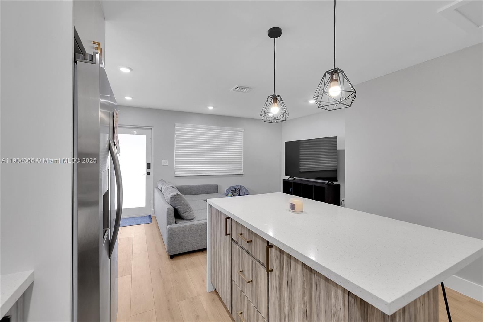 BIRD ROAD HIGHLANDS - Residential Income