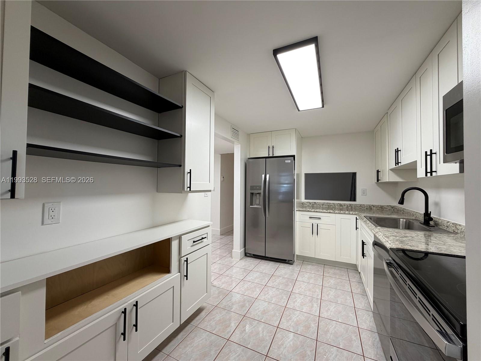 Lago West - Residential Lease