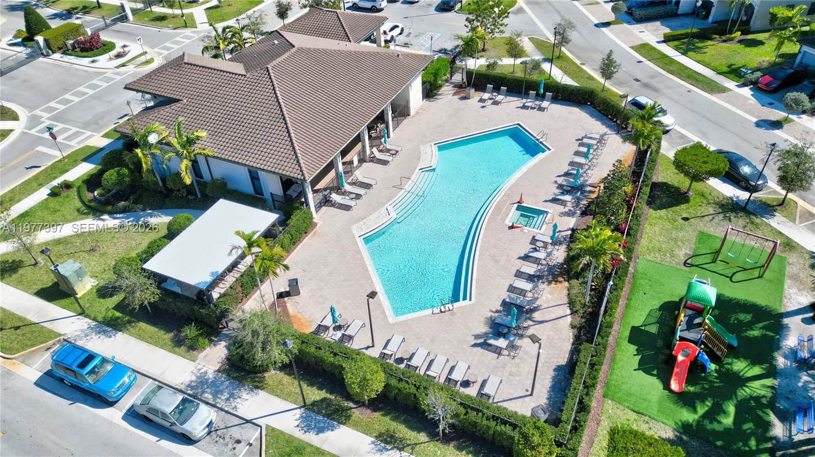 COCO PALM VILLAS - Residential