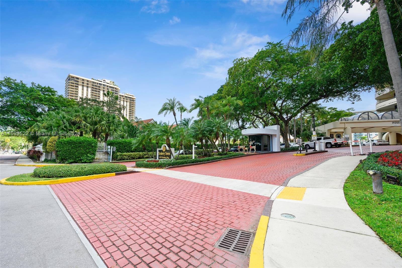 TURNBERRY TOWERS CONDO - Residential