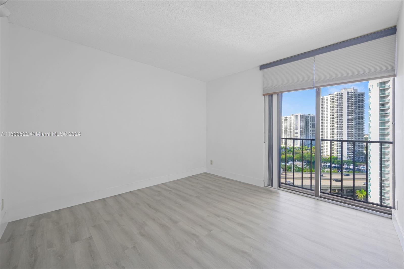 TURNBERRY TOWERS CONDO - Residential