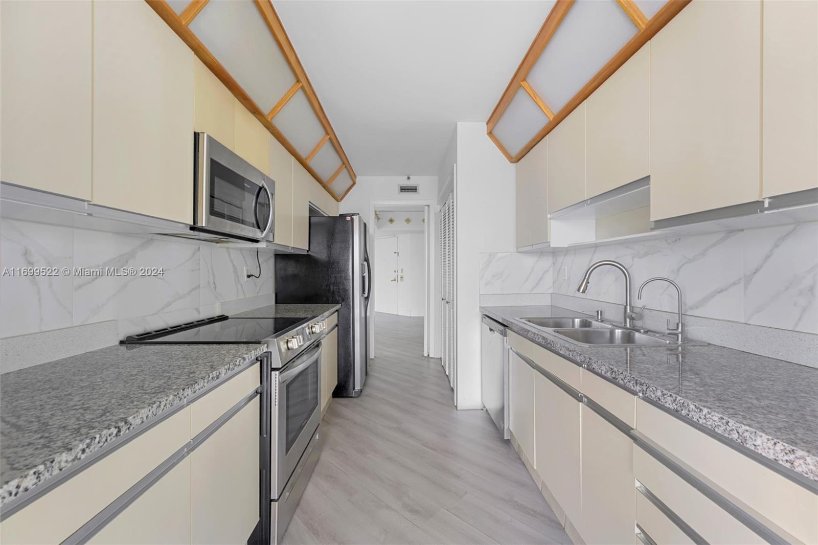 TURNBERRY TOWERS CONDO - Residential